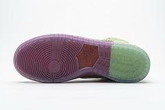 CW7093-600 Nike SB Dunk High "Strawberry Cough" - Image 8
